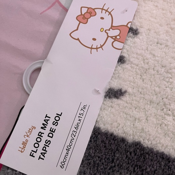 Hello Kitty Rug - Picture 2 of 2